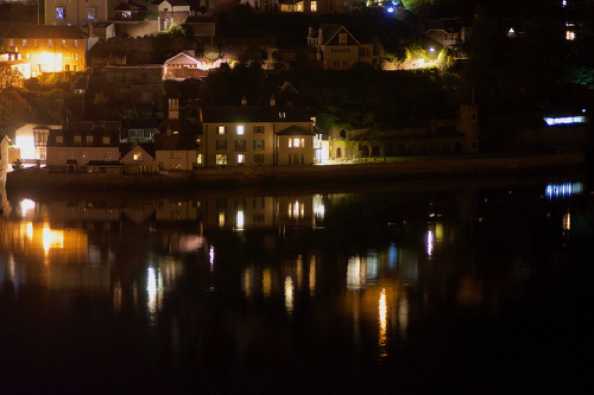 27 April 2020 - 23:17:37
Kingswear's riverside properties reflects pretty well as the river surface becomes stiller and tiller.
----------------------
River Dart still as a millpond (almost)